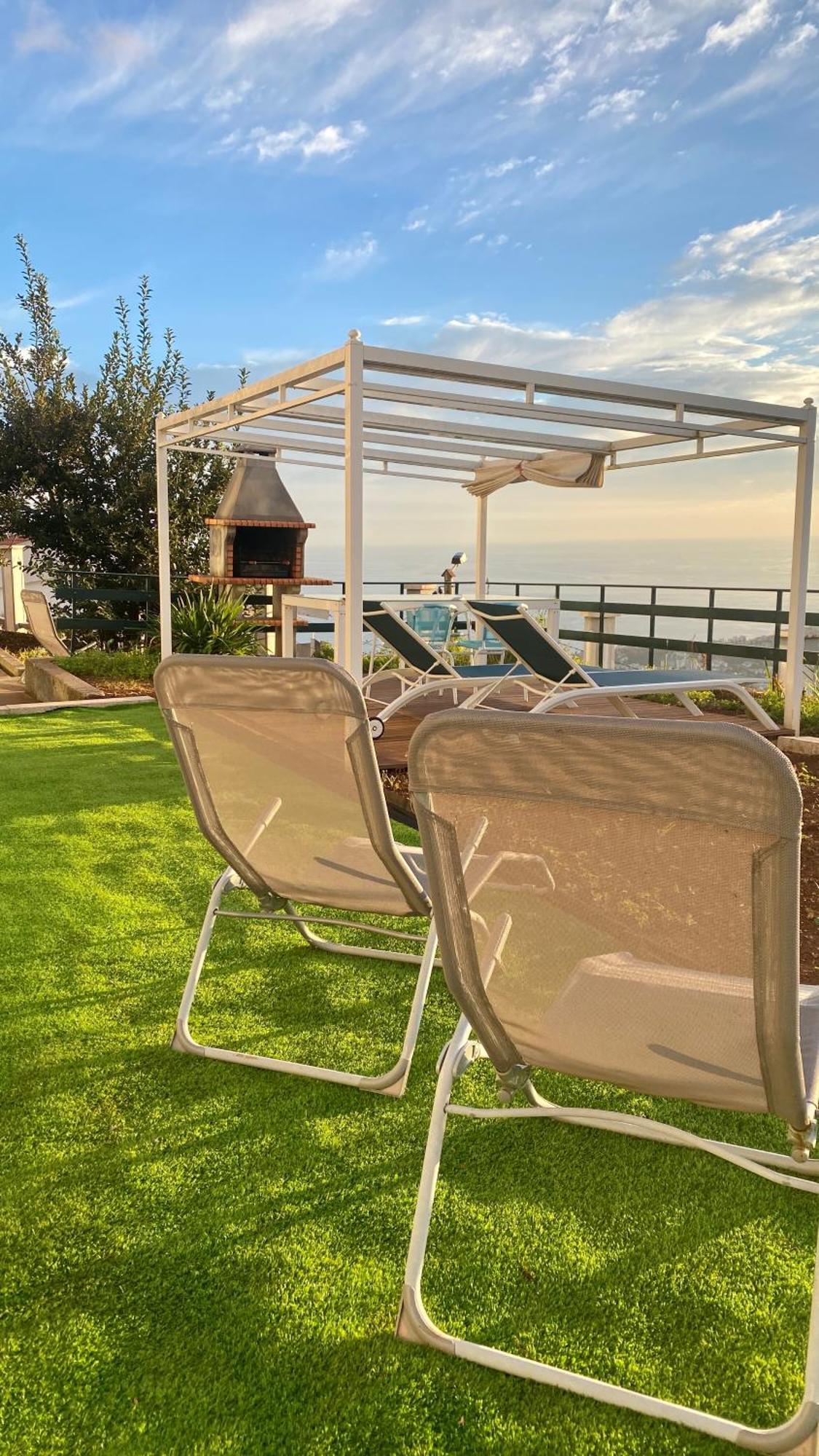 Studio Geek Villa - Open Space - 5M From 5 Top Attractions - Pool All Year Round, Dining Pergola, Barbecue - Funchal Matrix Holiday Home Luaran gambar