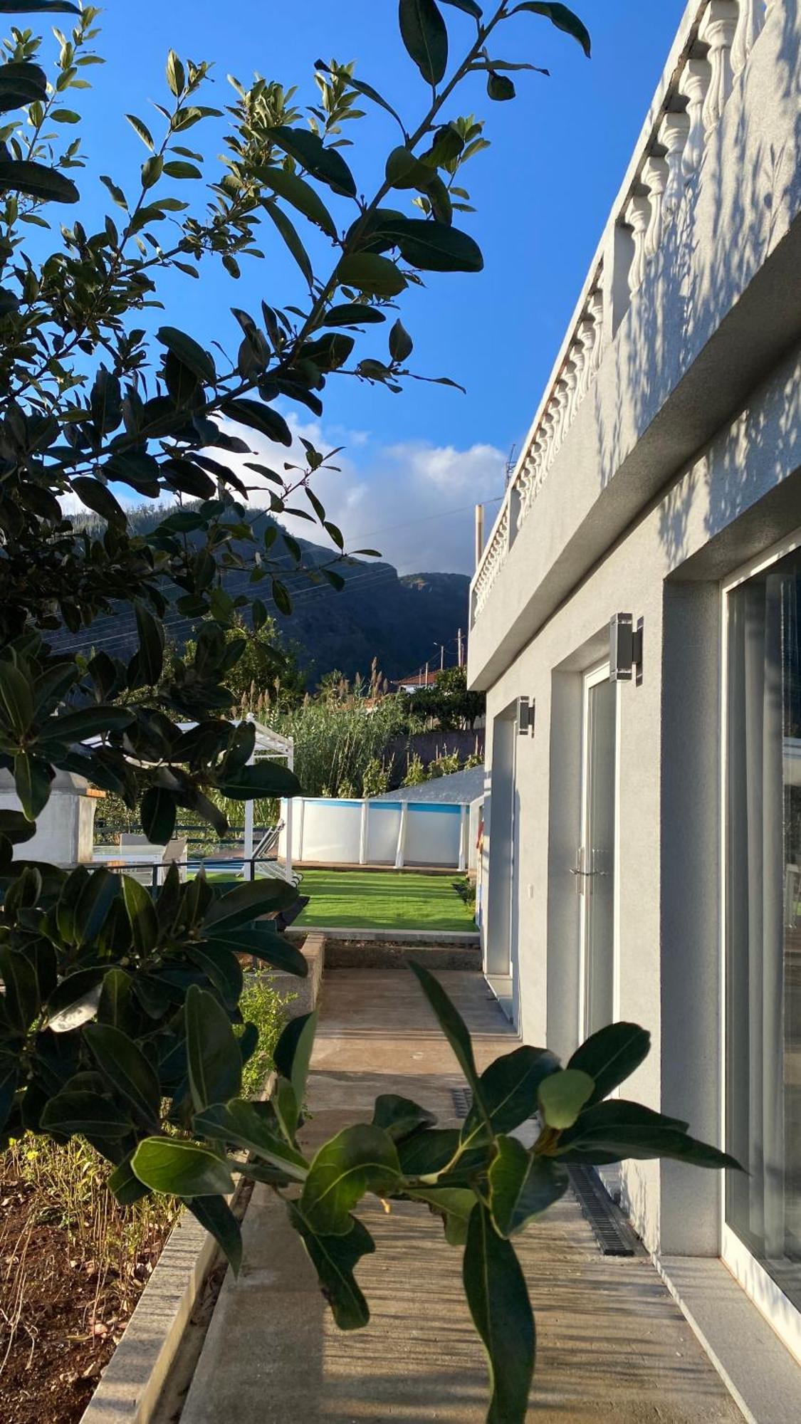 Studio Geek Villa - Open Space - 5M From 5 Top Attractions - Pool All Year Round, Dining Pergola, Barbecue - Funchal Matrix Holiday Home Luaran gambar